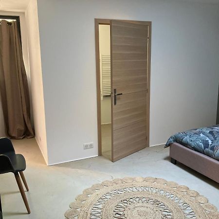 Chambre Avec Petit-Dejeuner En Provence Luberon La Tour-dʼAigues エクステリア 写真