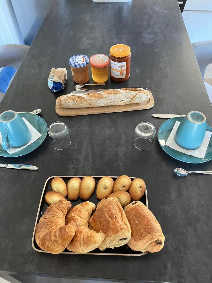 Chambre Avec Petit-Dejeuner En Provence Luberon La Tour-dʼAigues エクステリア 写真