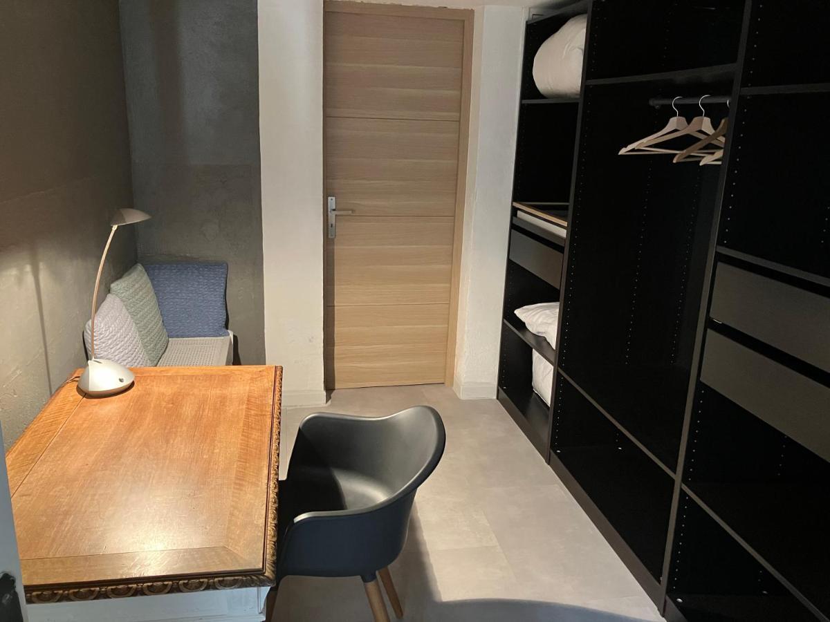 Chambre Avec Petit-Dejeuner En Provence Luberon La Tour-dʼAigues エクステリア 写真